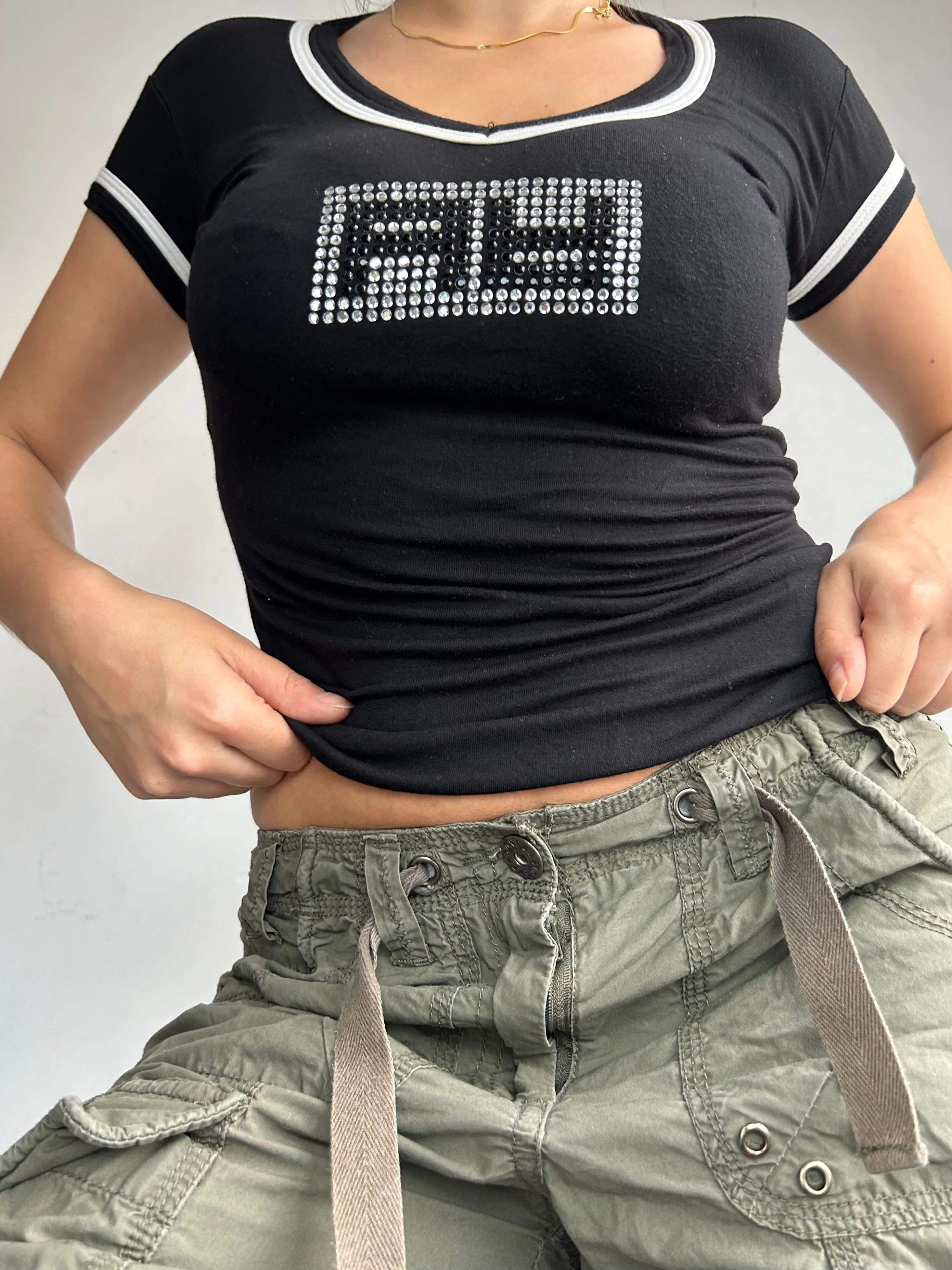 Black strass logo stretchy tee  (S/M)