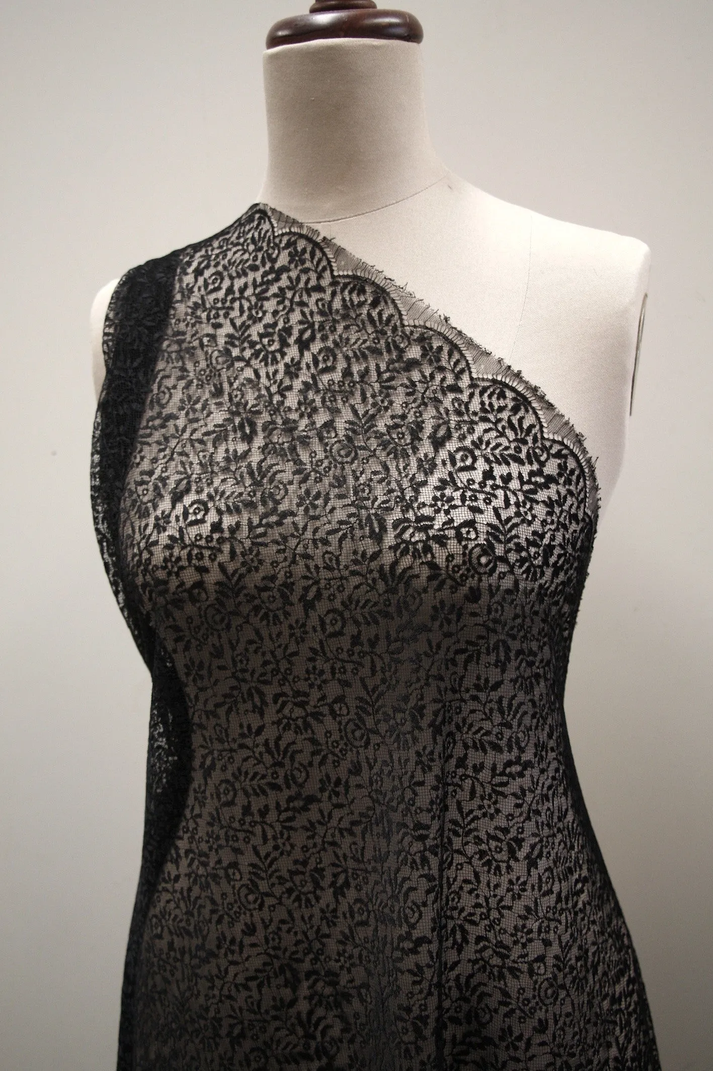 Danielle Lace Black