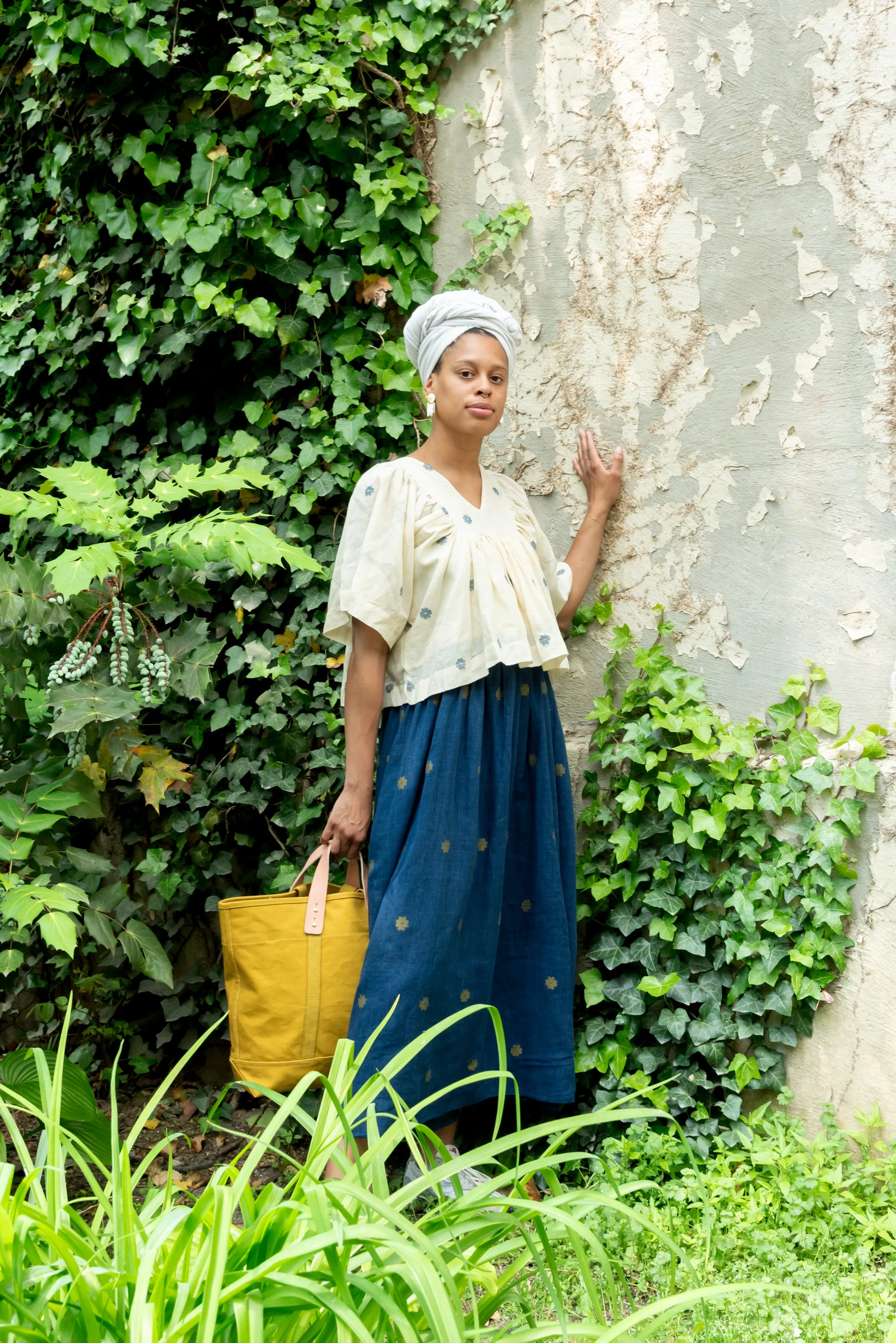 Tales Untold Luny Top in Tea Dye